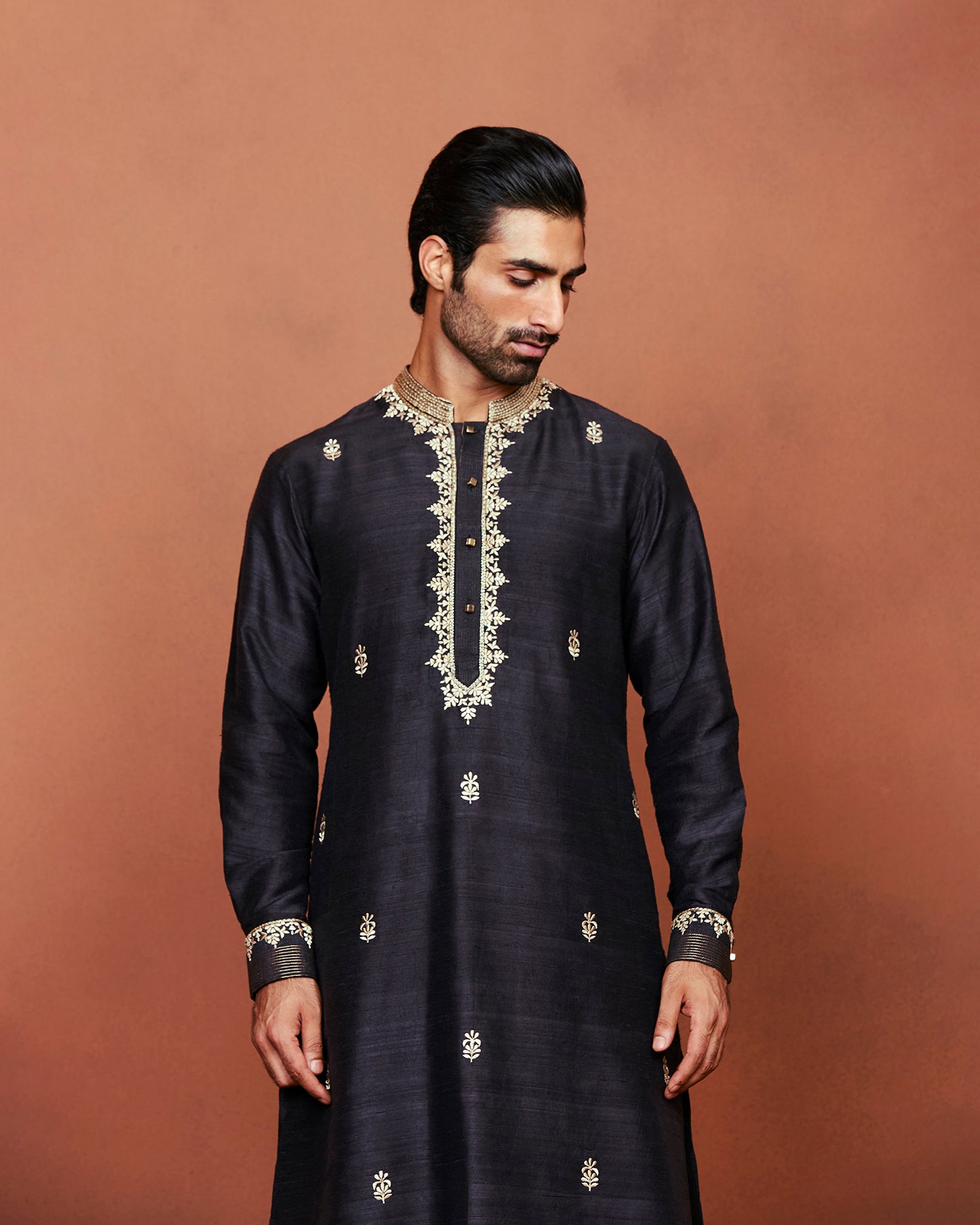 Arvan Pathani Set