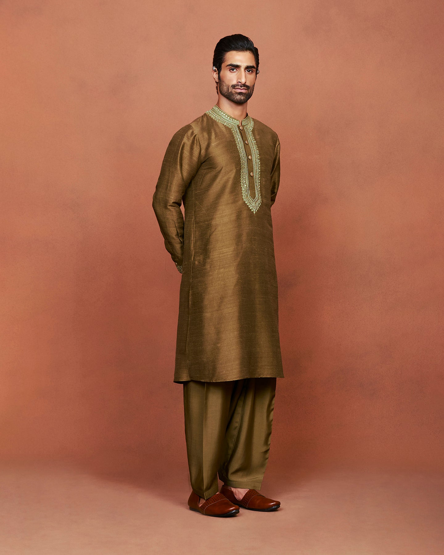 Verash Pathani Set