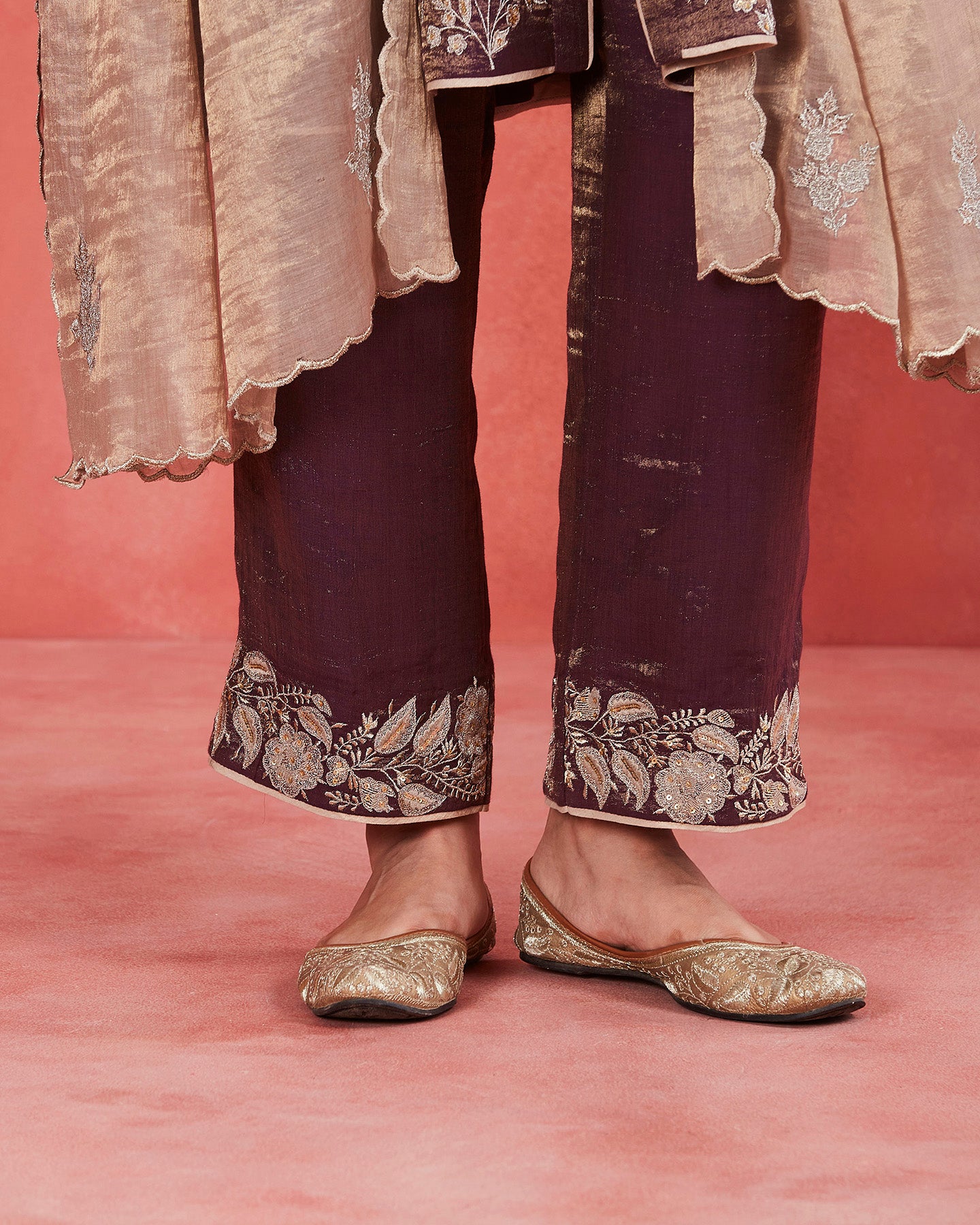 shadiya short kurta set