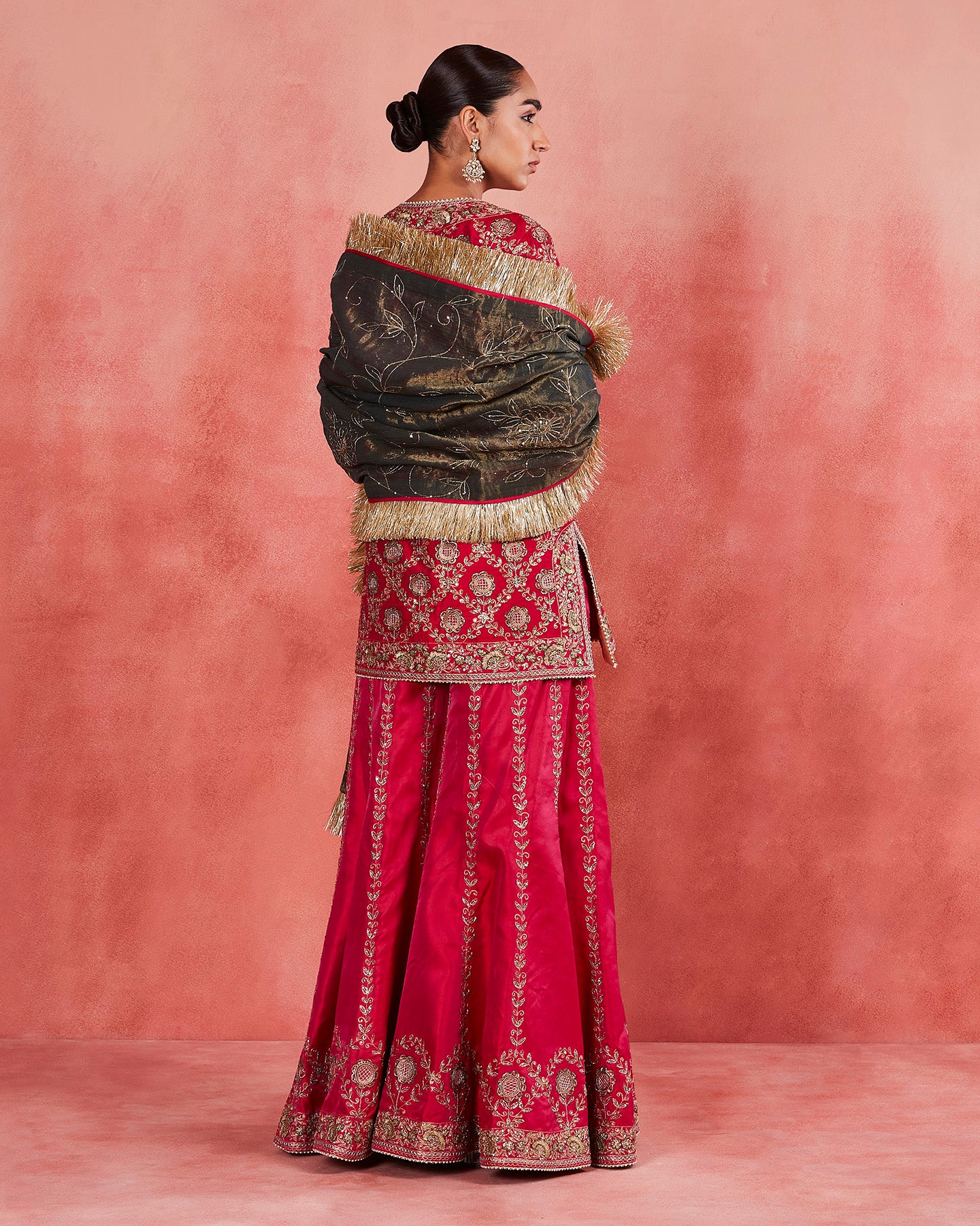 aneesa sharara set
