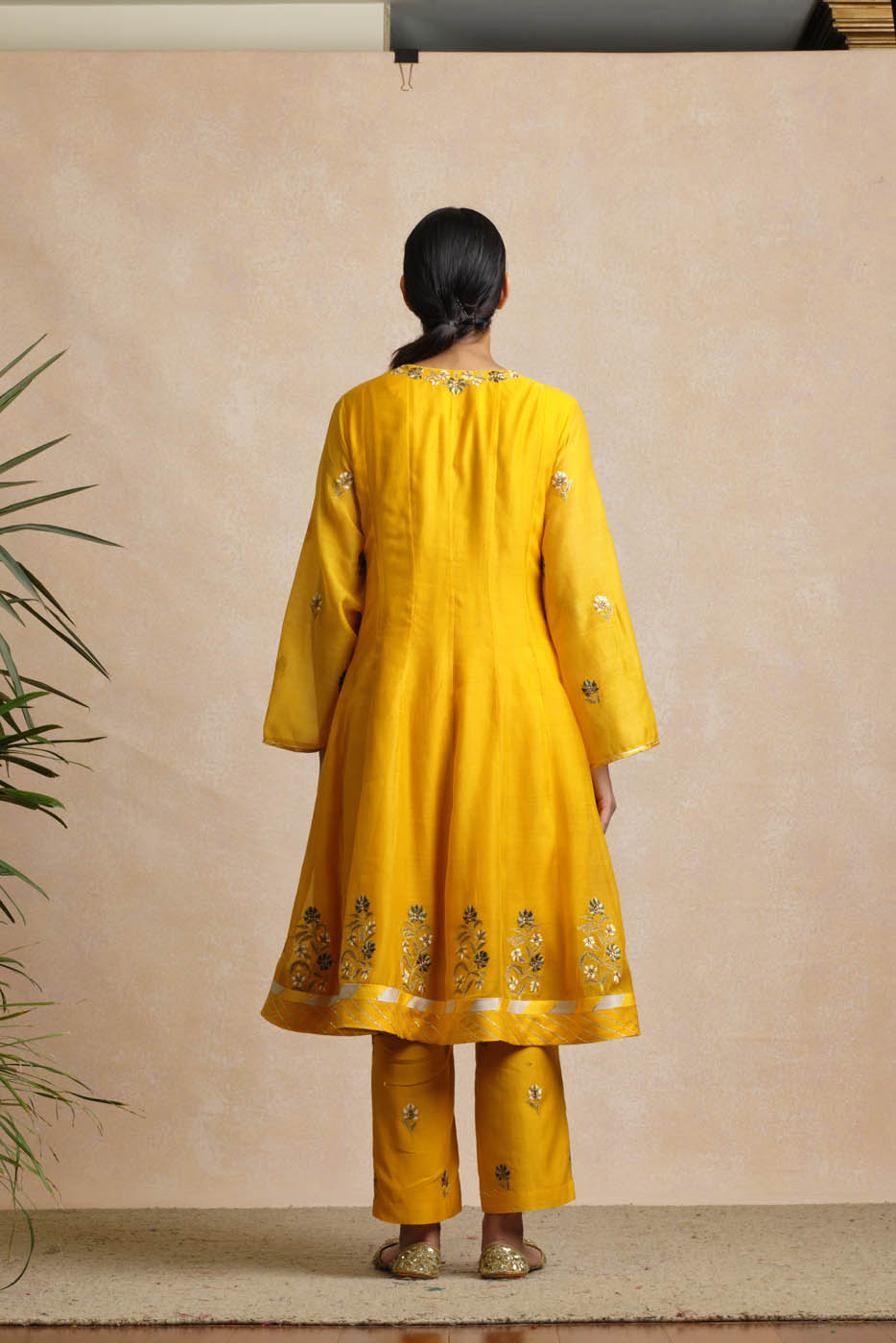 Anamitra Kurta Set