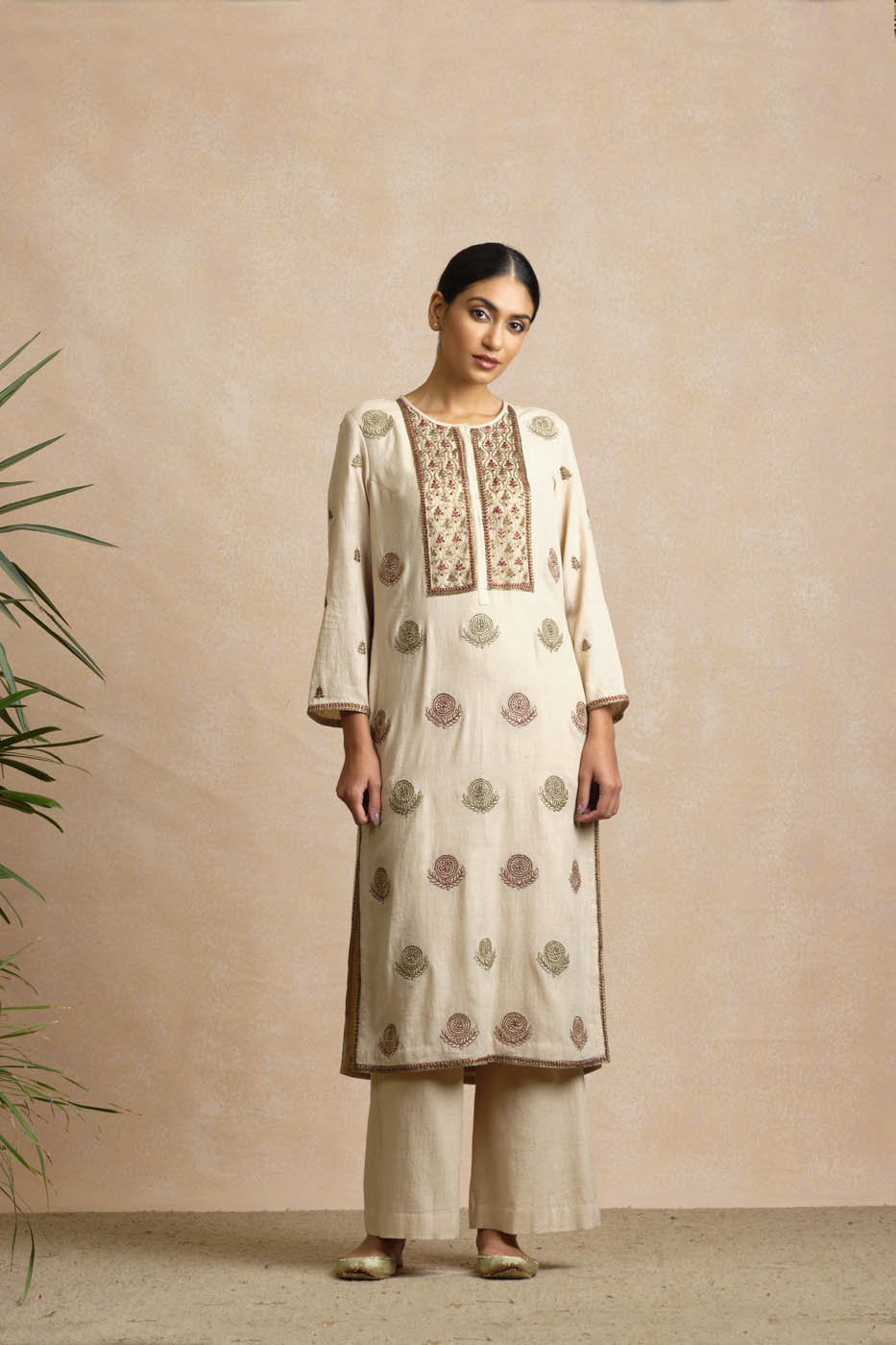 Kautik Kurta Set