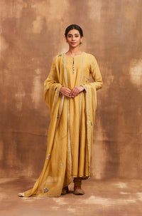 phushp anarkali set