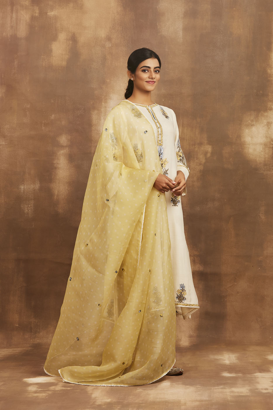 Gulachin Kurta Set