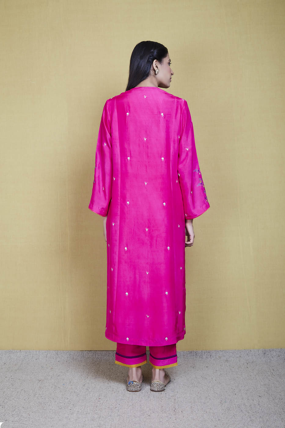 Pallavi Kurta Set