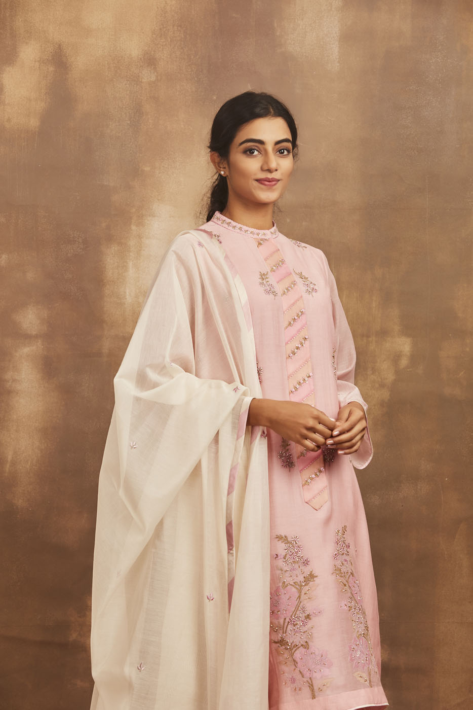 Aprajhita Kurta Set