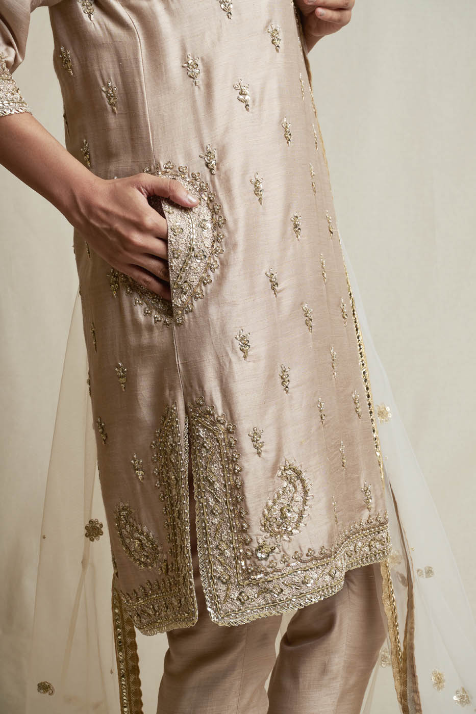 Ara Kurta Set