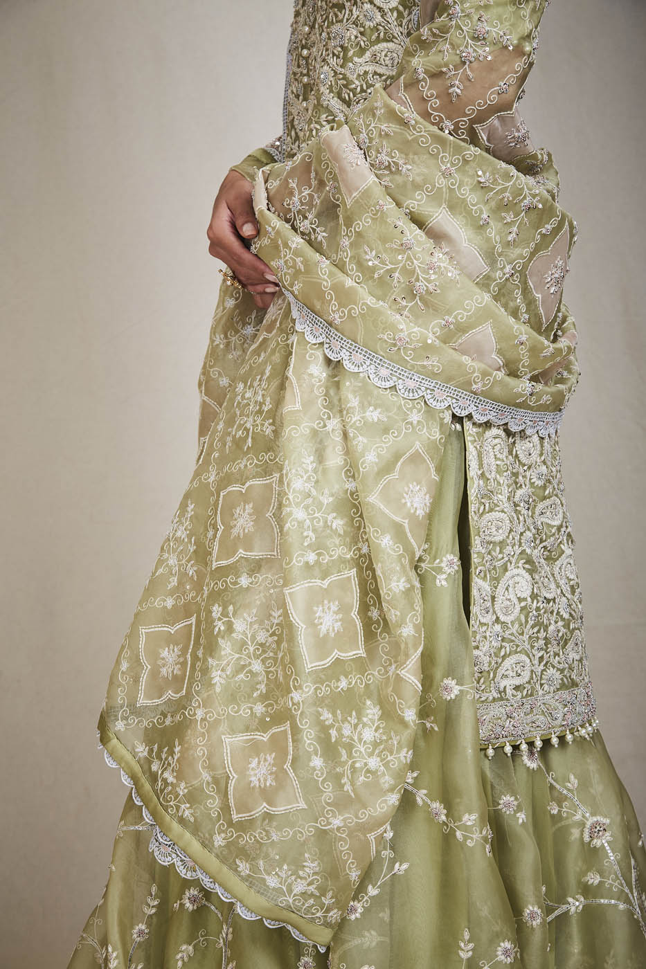 Amyra Sharara Set