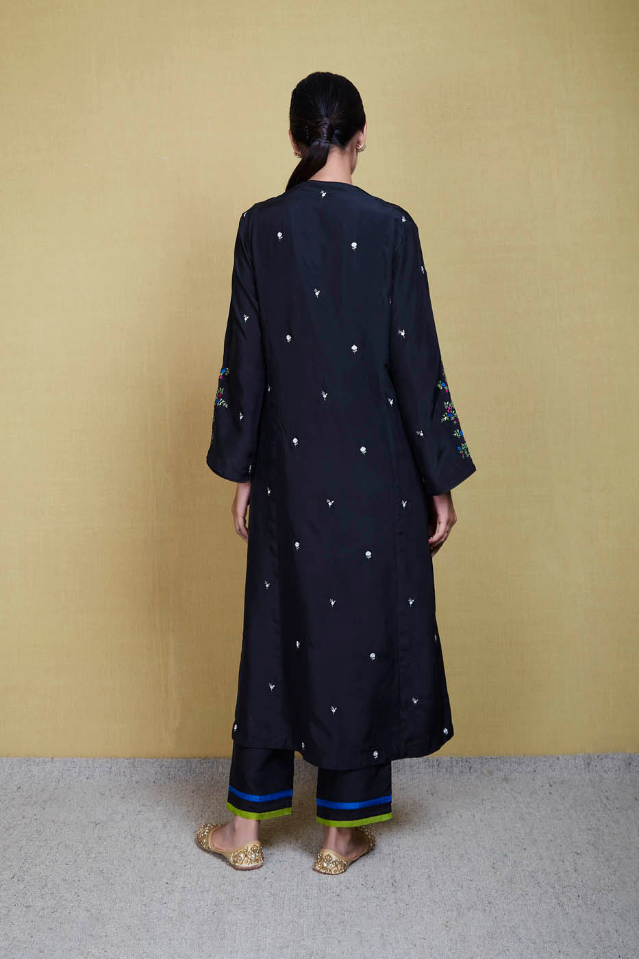 Pallavi Kurta Set