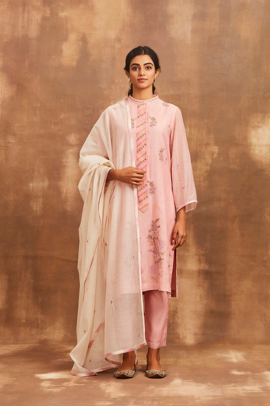aprajhita kurta set