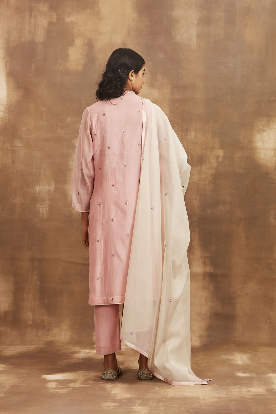 Aprajhita Kurta Set