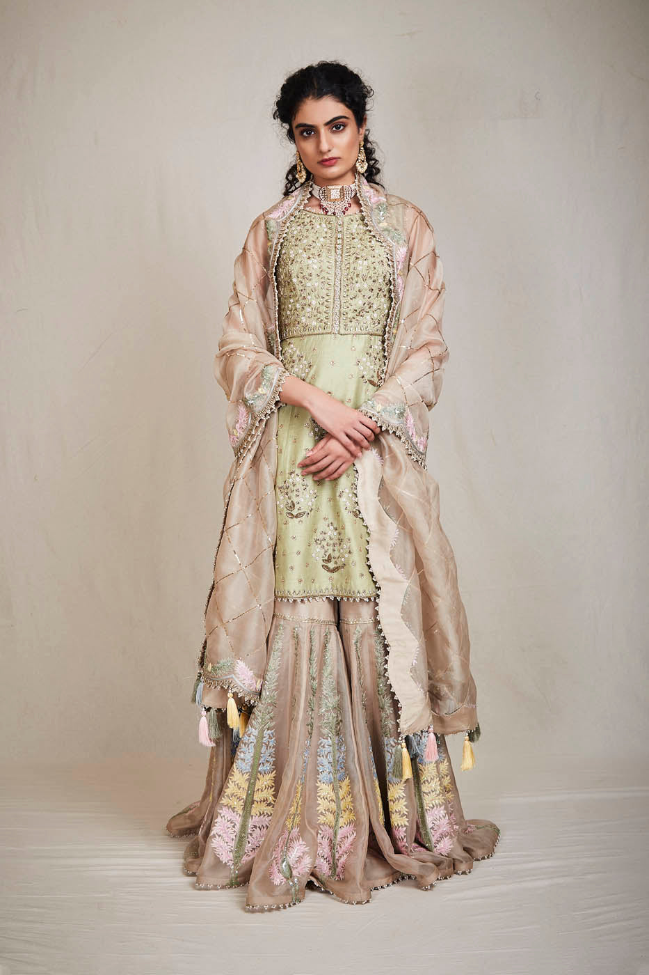 Yusra Gharara Set