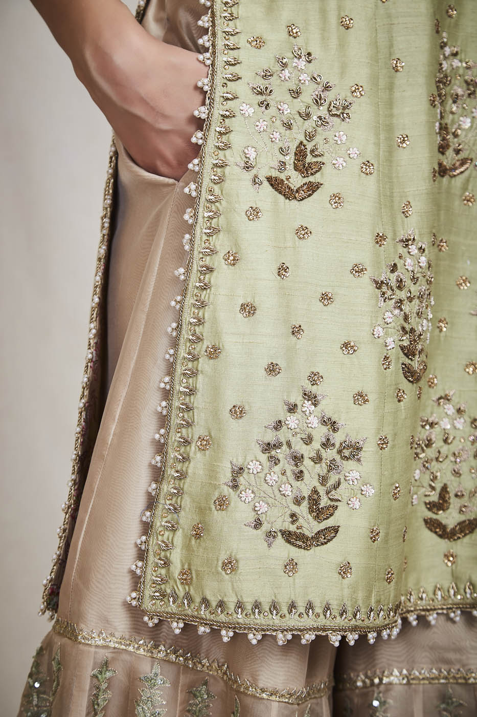 Yusra Gharara Set