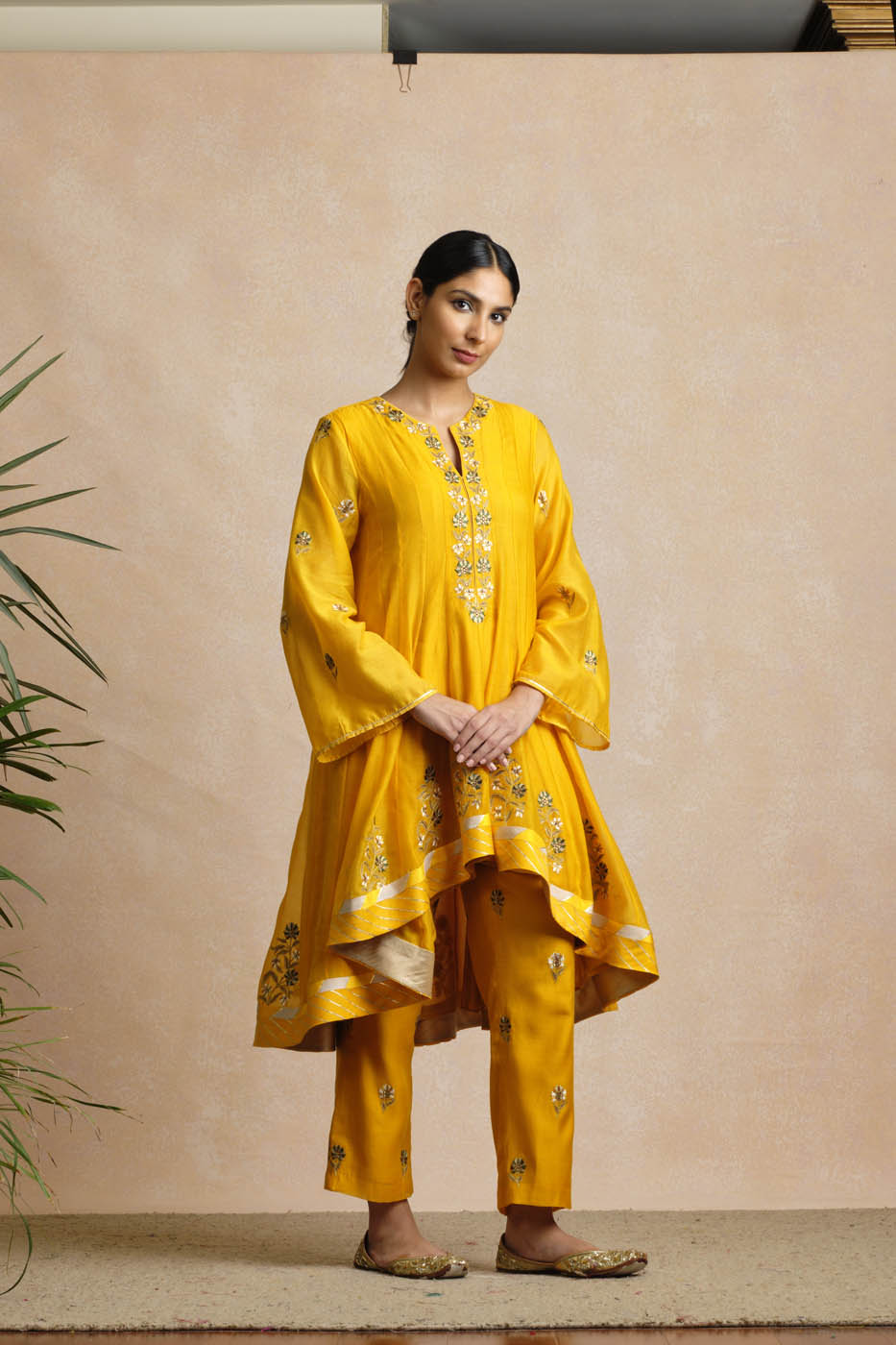 Anamitra Kurta Set