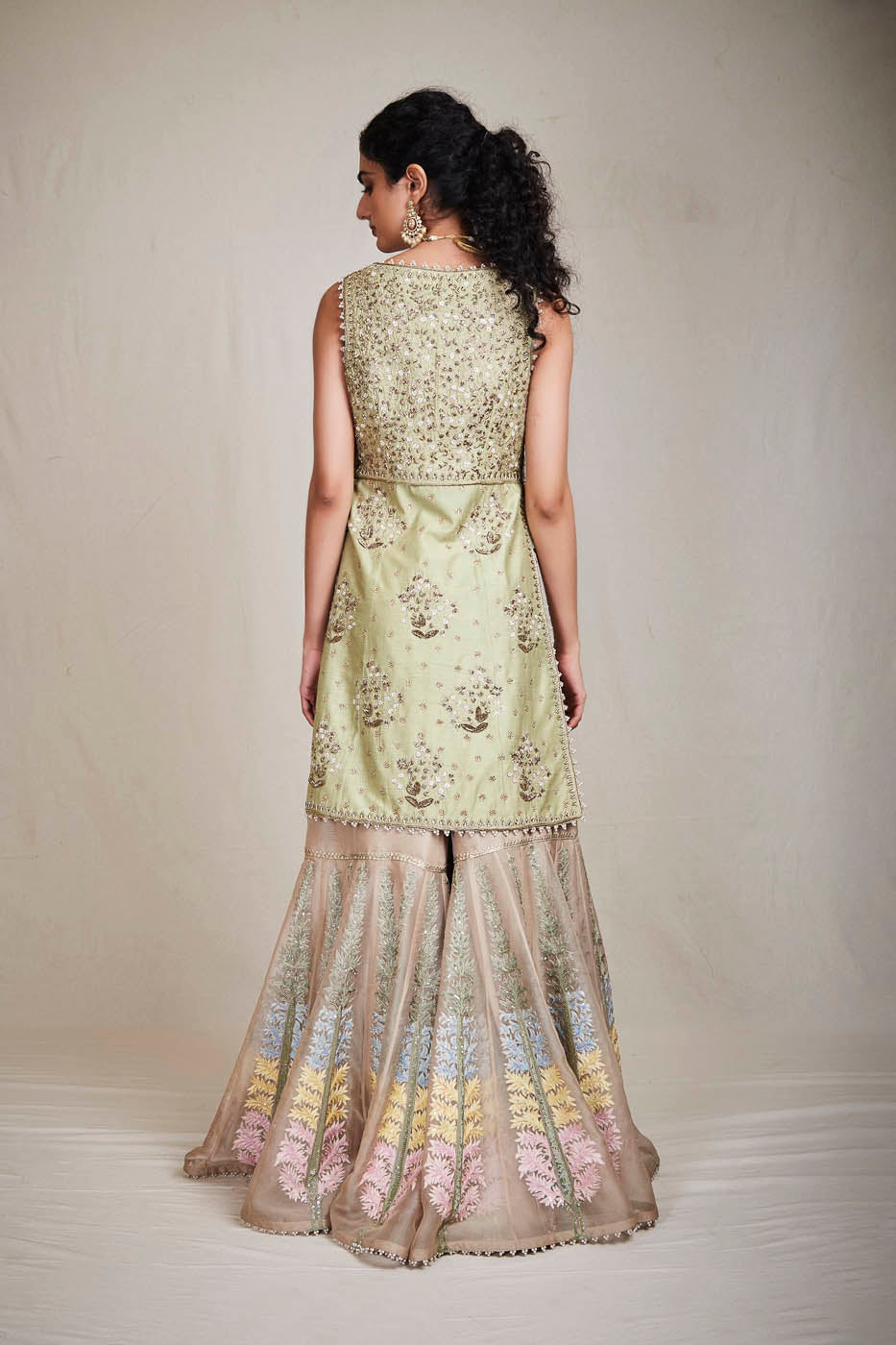 Yusra Gharara Set