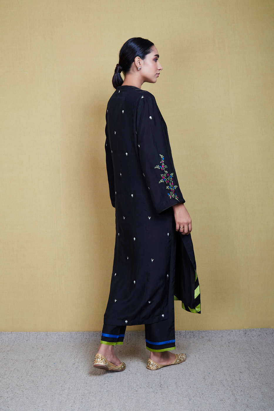 Pallavi Kurta Set