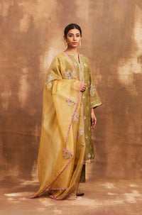 nargis kurta set