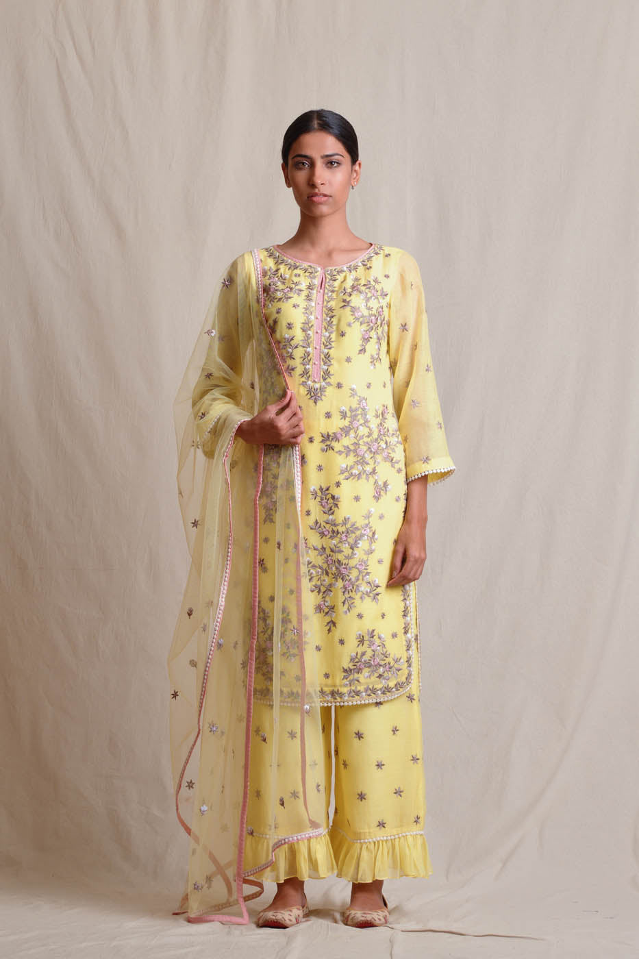 Ushna Kurta Set