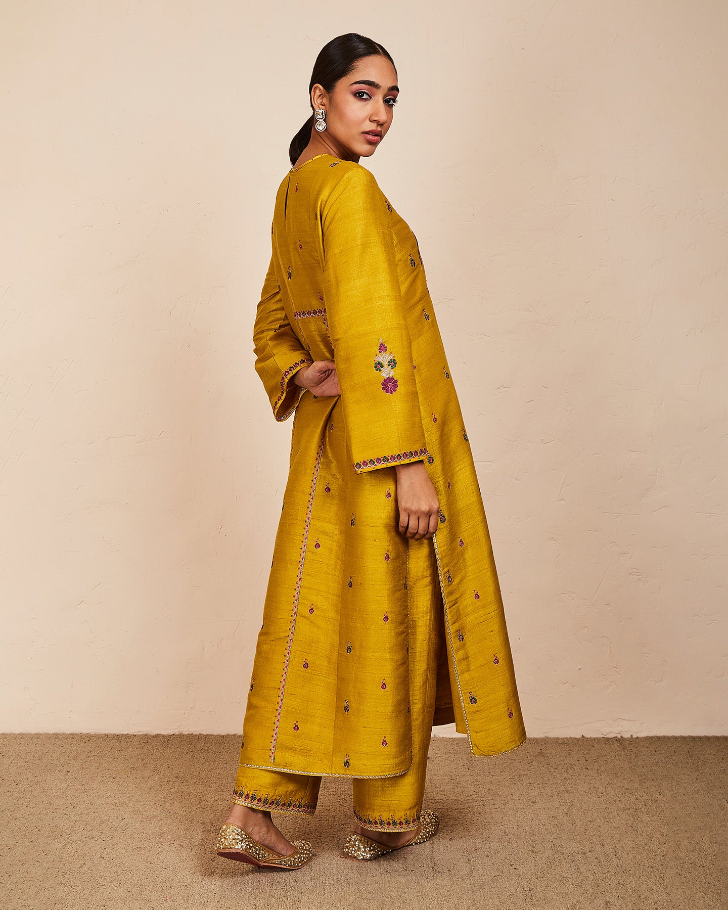 Yashi Kurta Set