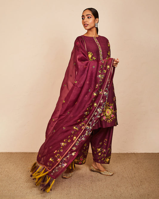 aarunya kurta set wine