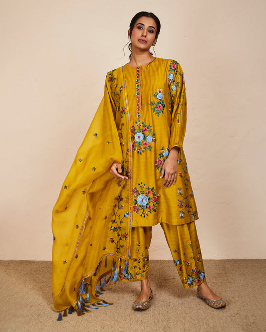 aarunya kurta set mustard