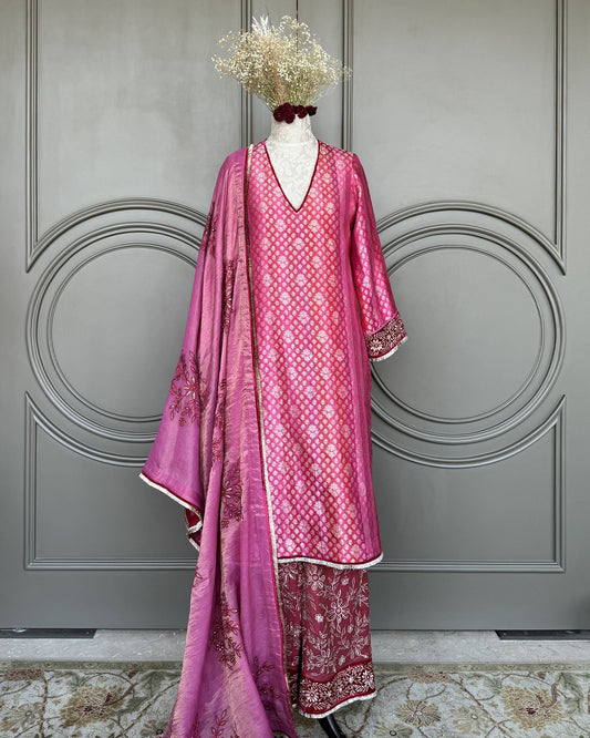roli kurta set