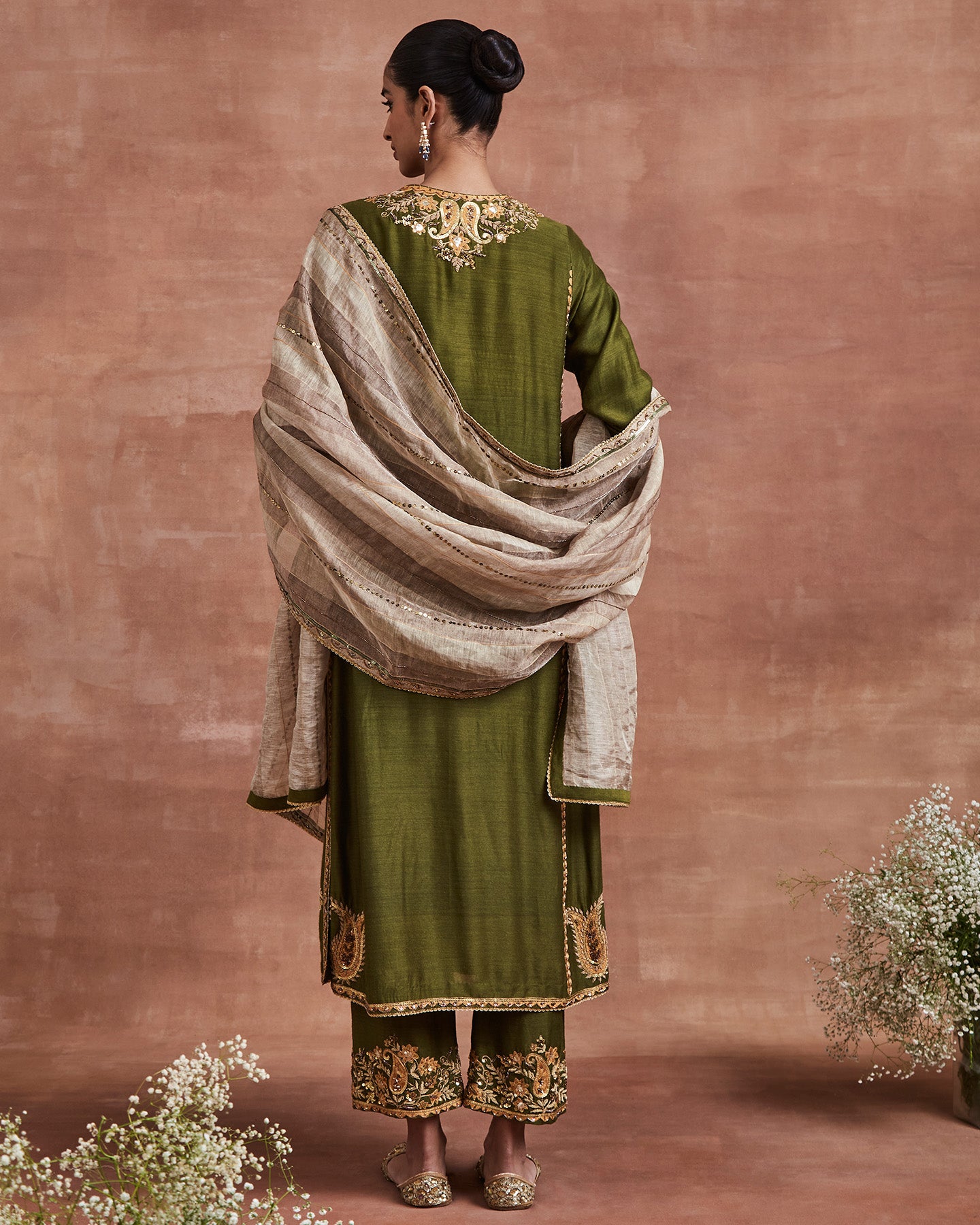 veda kurta set olive beige