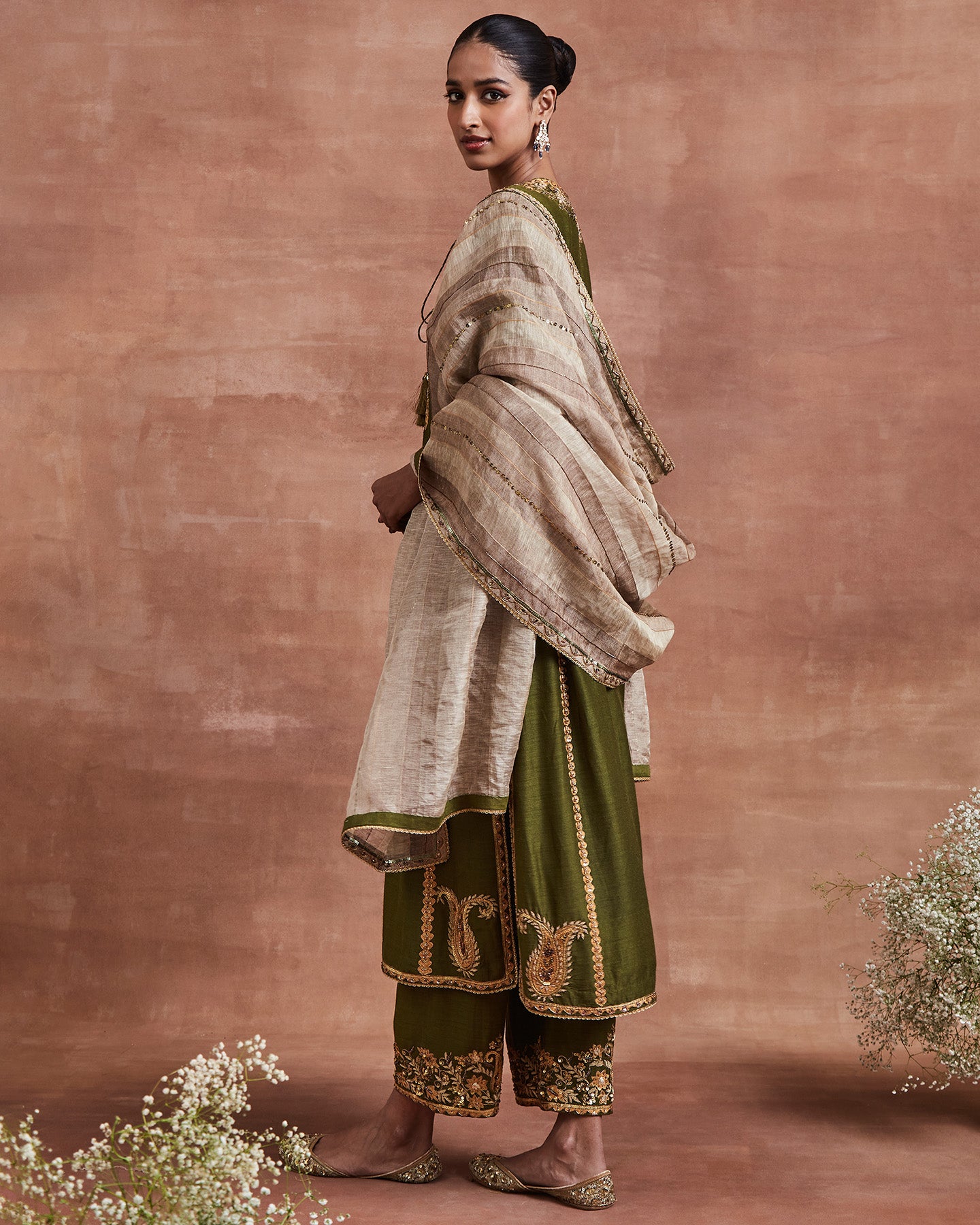 veda kurta set olive beige