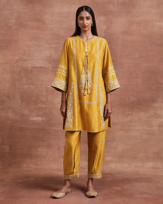 aarashi kurta set yellow