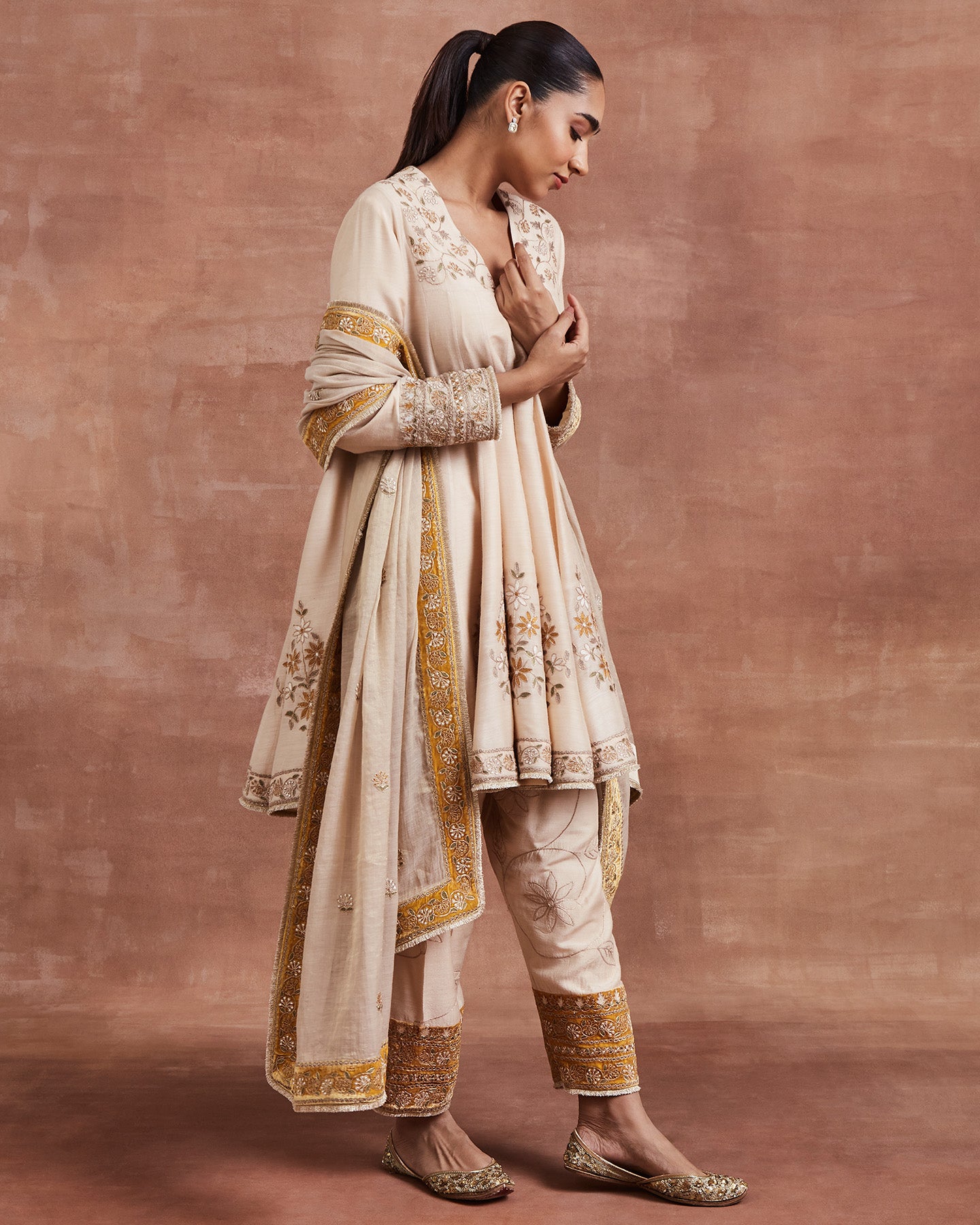 Gitashri Anarkali Set