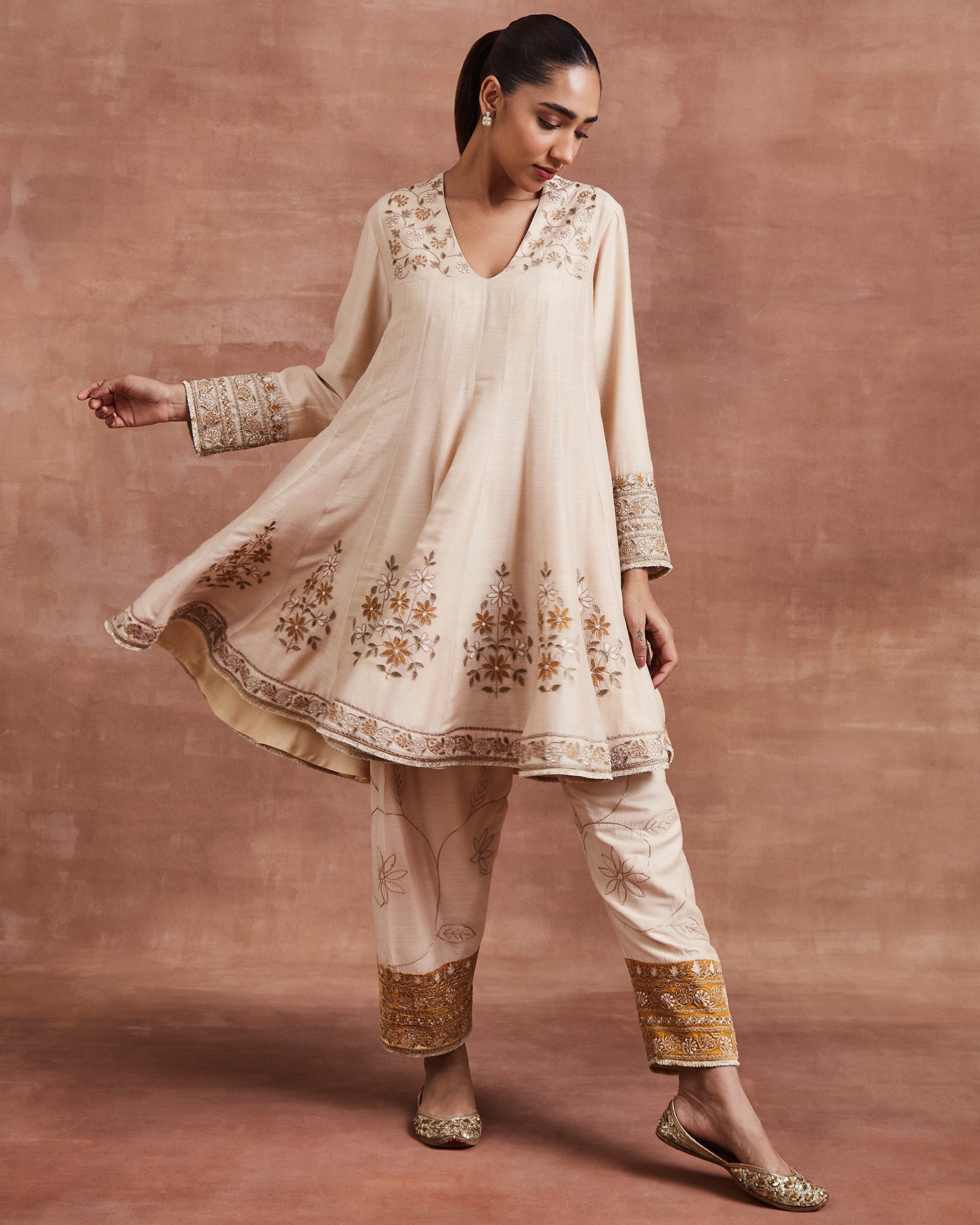 Gitashri Anarkali Set