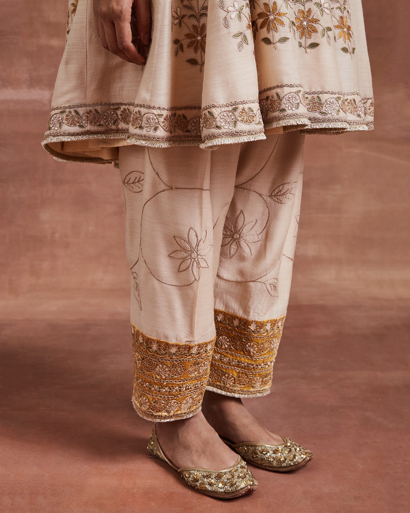 Gitashri Anarkali Set