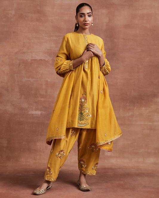 naksh kurta set yellow