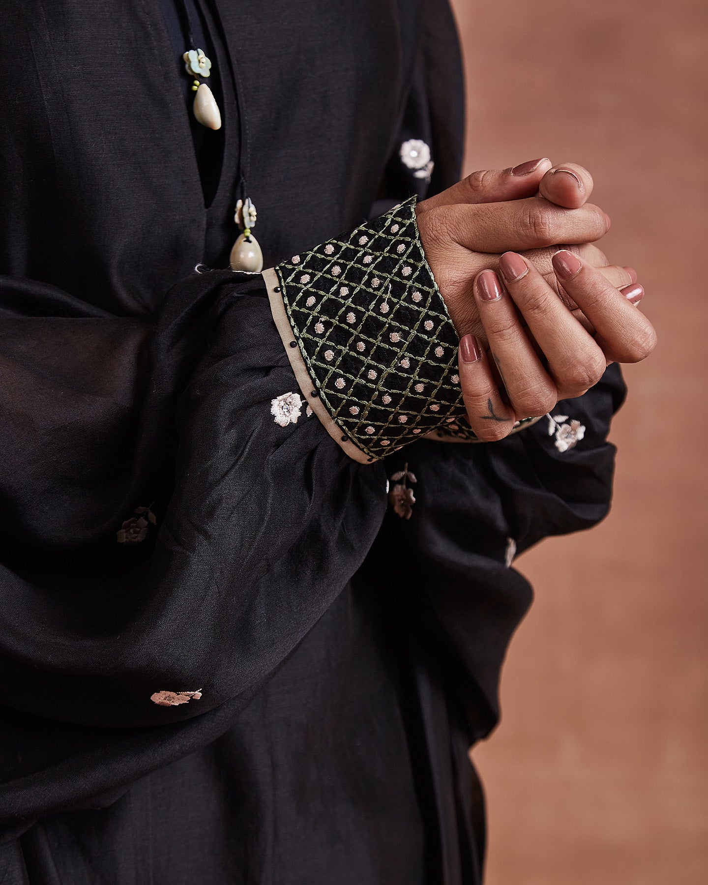 vada co ordinate set black