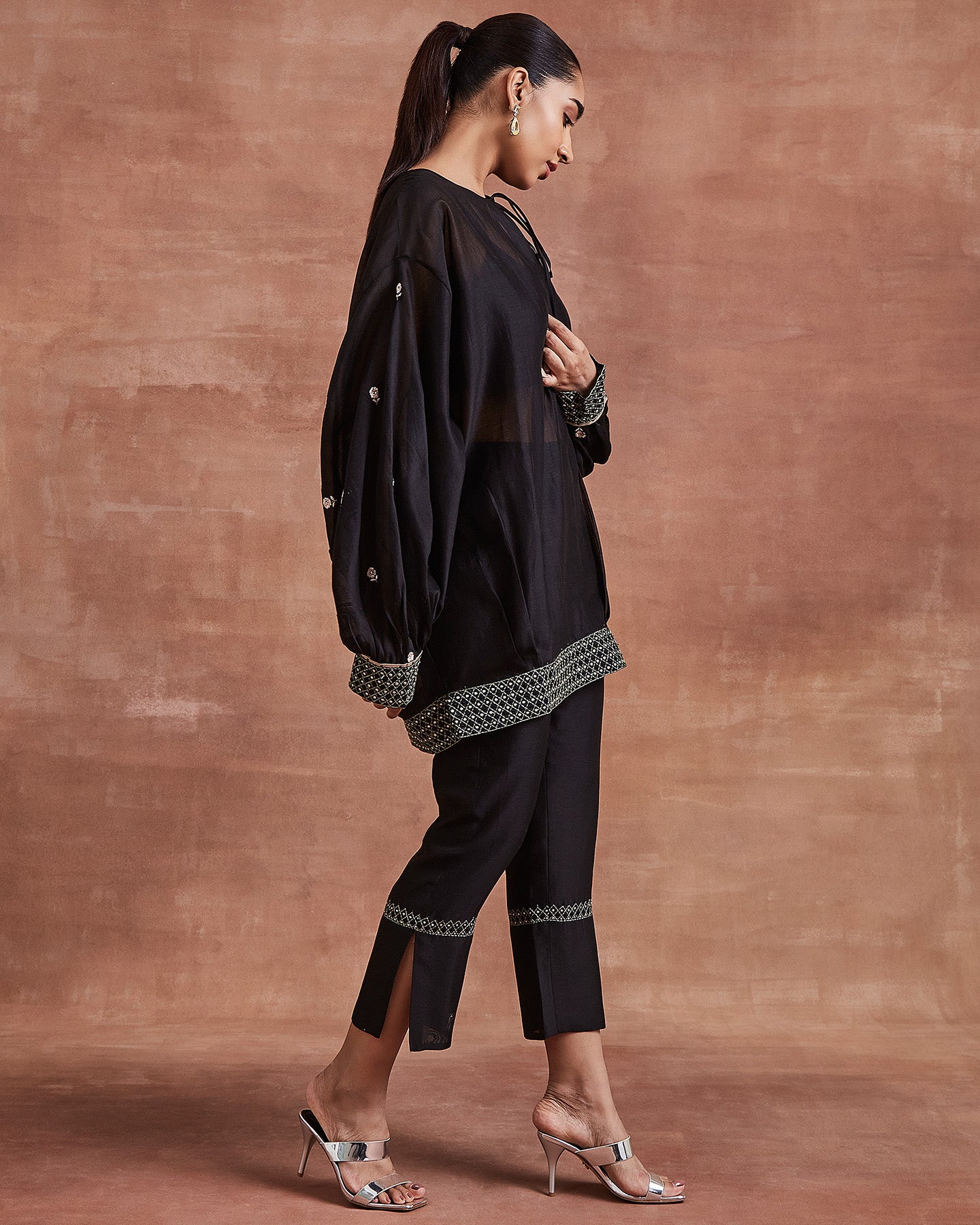 vada co ordinate set black