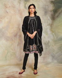 raina suit