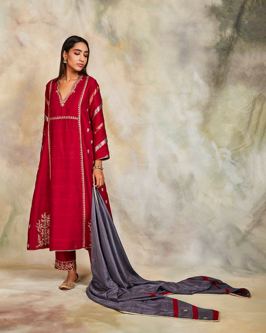 surkh kurta set