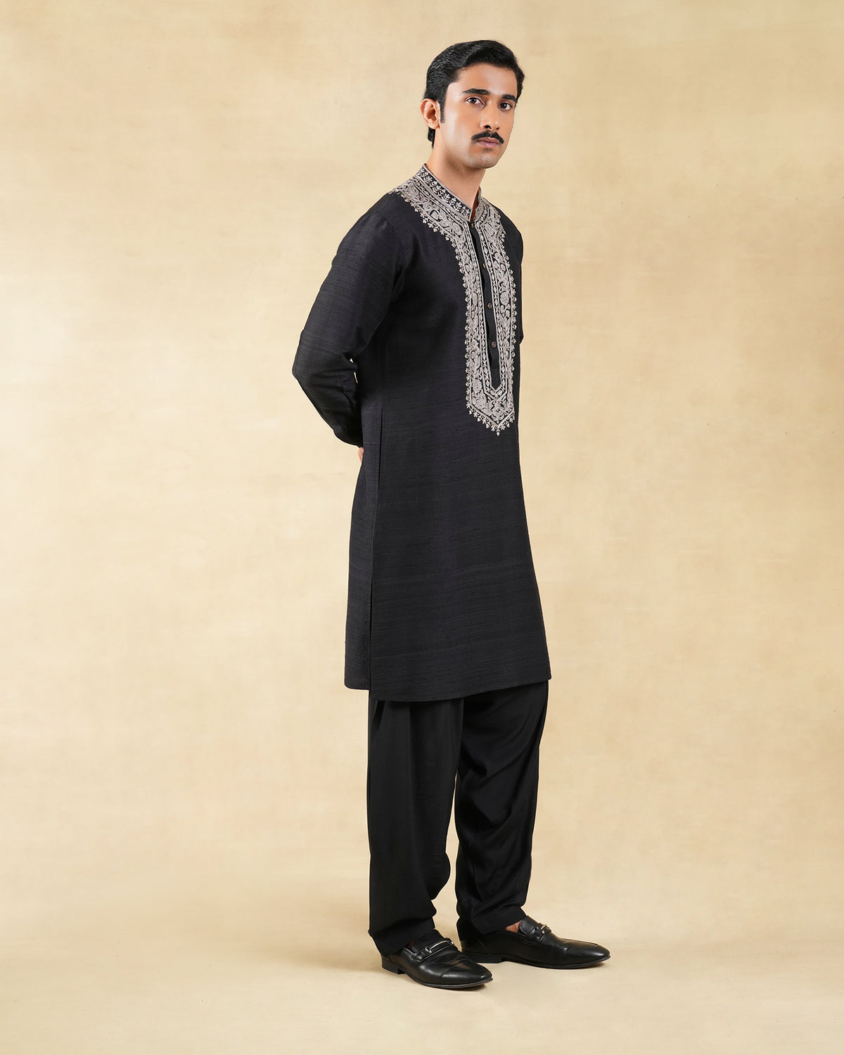 Zameer Pathani Set
