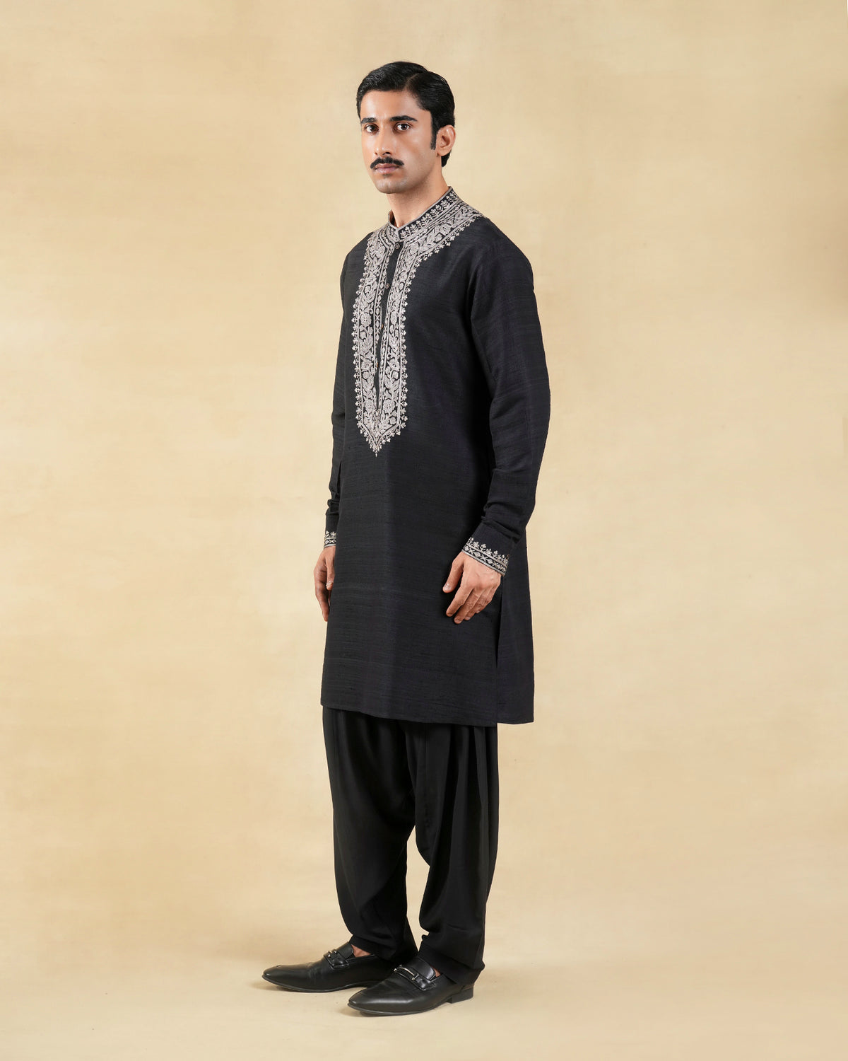 Zameer Pathani Set