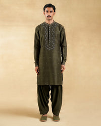 Aariz Pathani Set