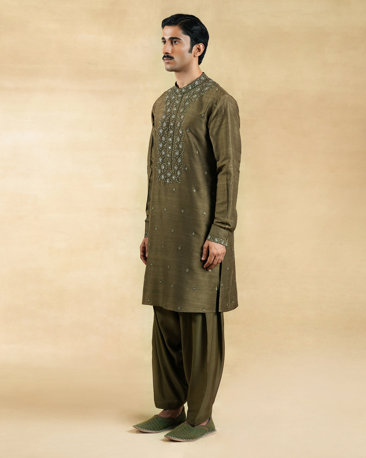 Aariz Pathani Set