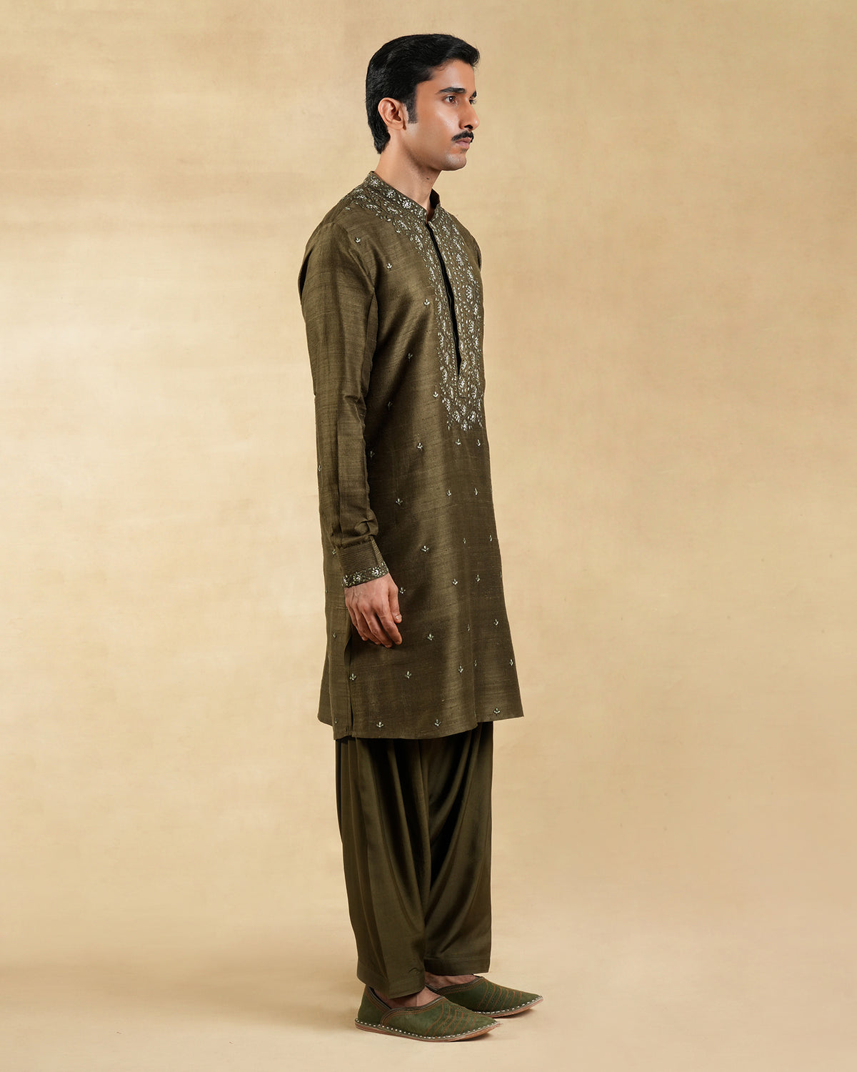 Aariz Pathani Set