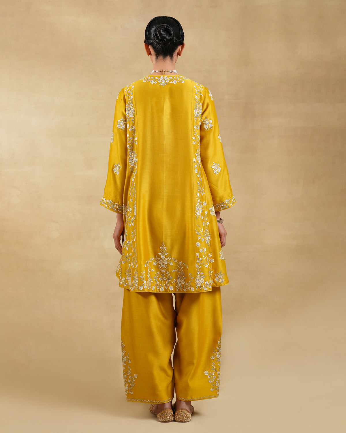 Naayab Short Kurta Set