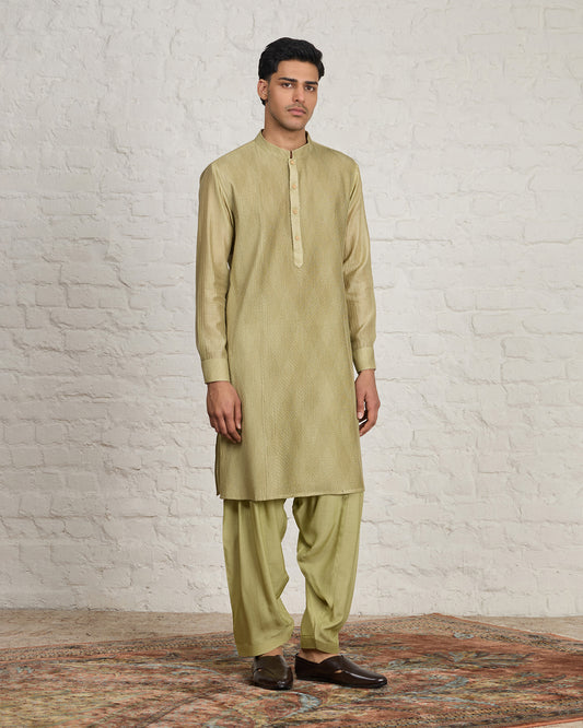 Steve Pathani Set