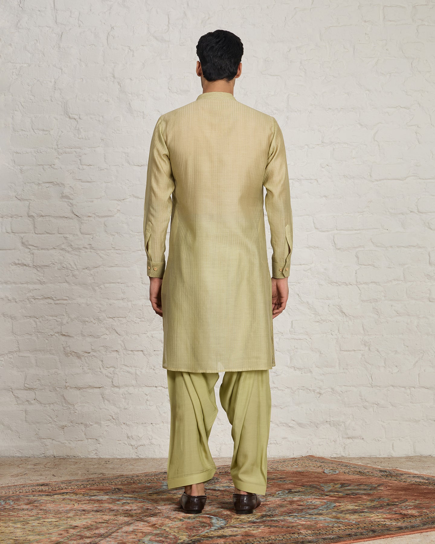 Steve Pathani Set