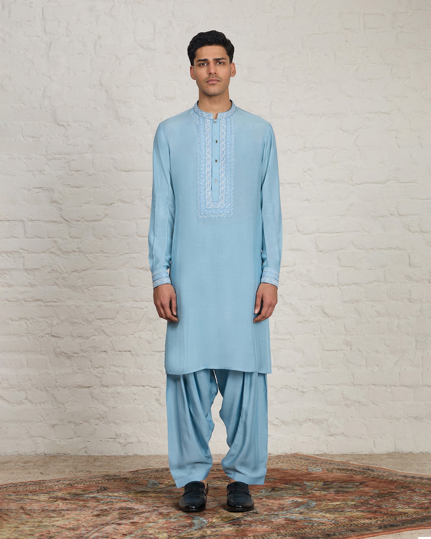 Areo Pathani Set