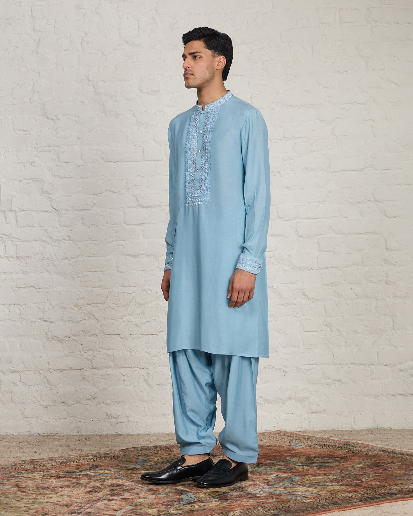 Areo Pathani Set