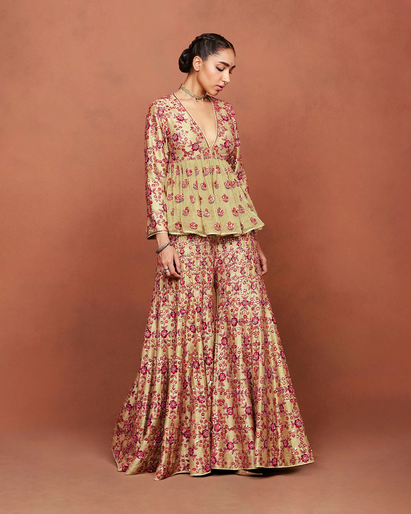 Ahaani Sharara Set