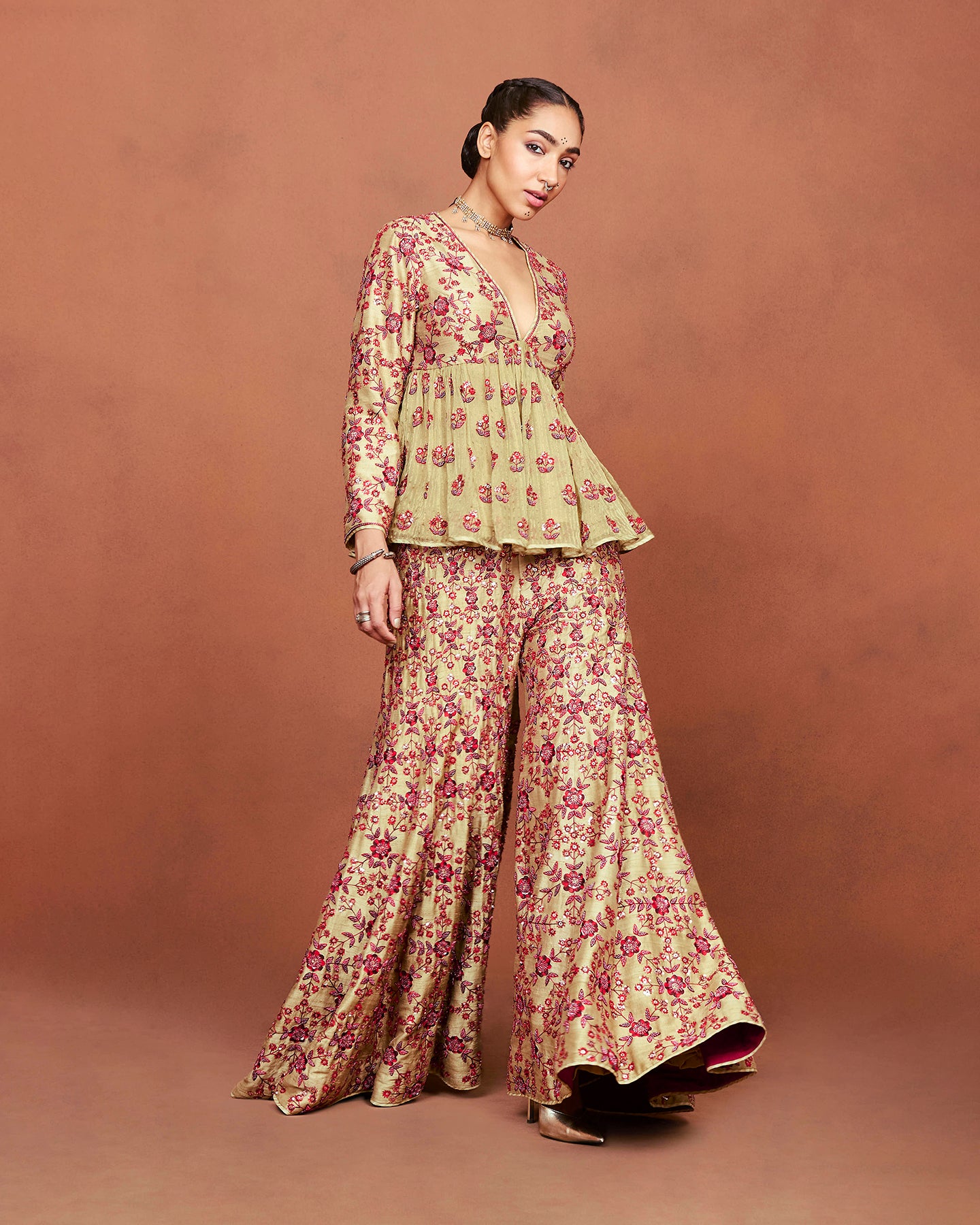 Ahaani Sharara Set