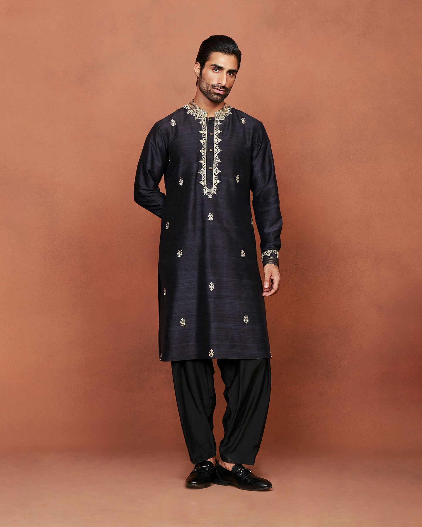Arvan Pathani Set